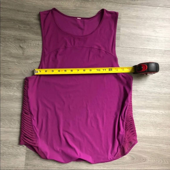Lululemon Muscle tank - Picture 2 of 6
